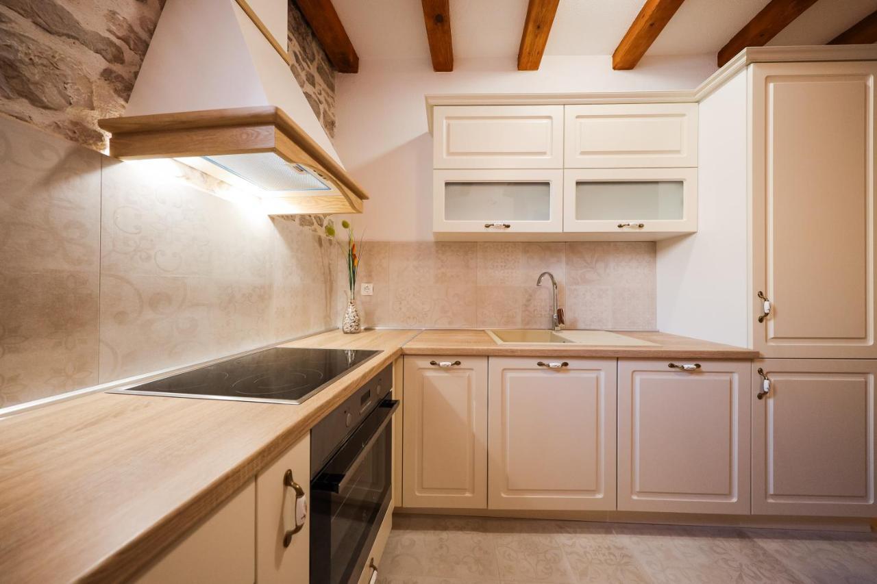 Holiday Home Mare Petrcane Εξωτερικό φωτογραφία