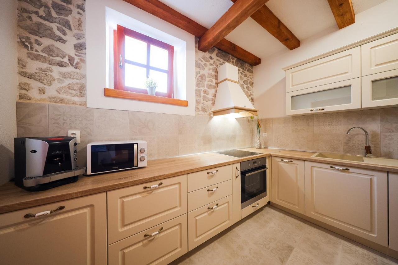 Holiday Home Mare Petrcane Εξωτερικό φωτογραφία
