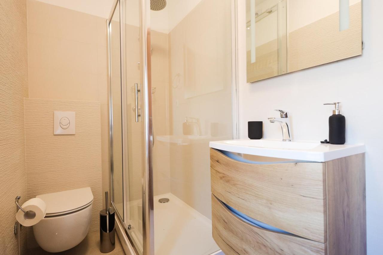 Holiday Home Mare Petrcane Εξωτερικό φωτογραφία