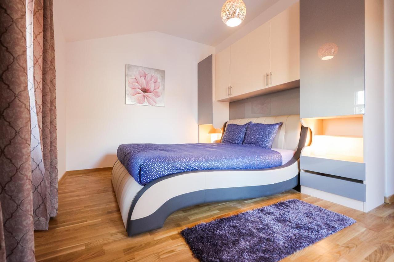 Holiday Home Mare Petrcane Εξωτερικό φωτογραφία