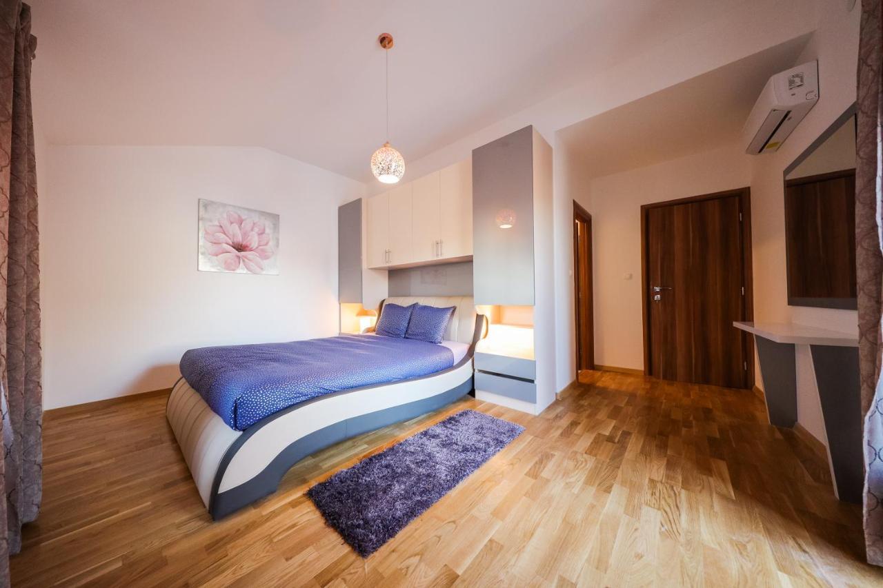 Holiday Home Mare Petrcane Εξωτερικό φωτογραφία