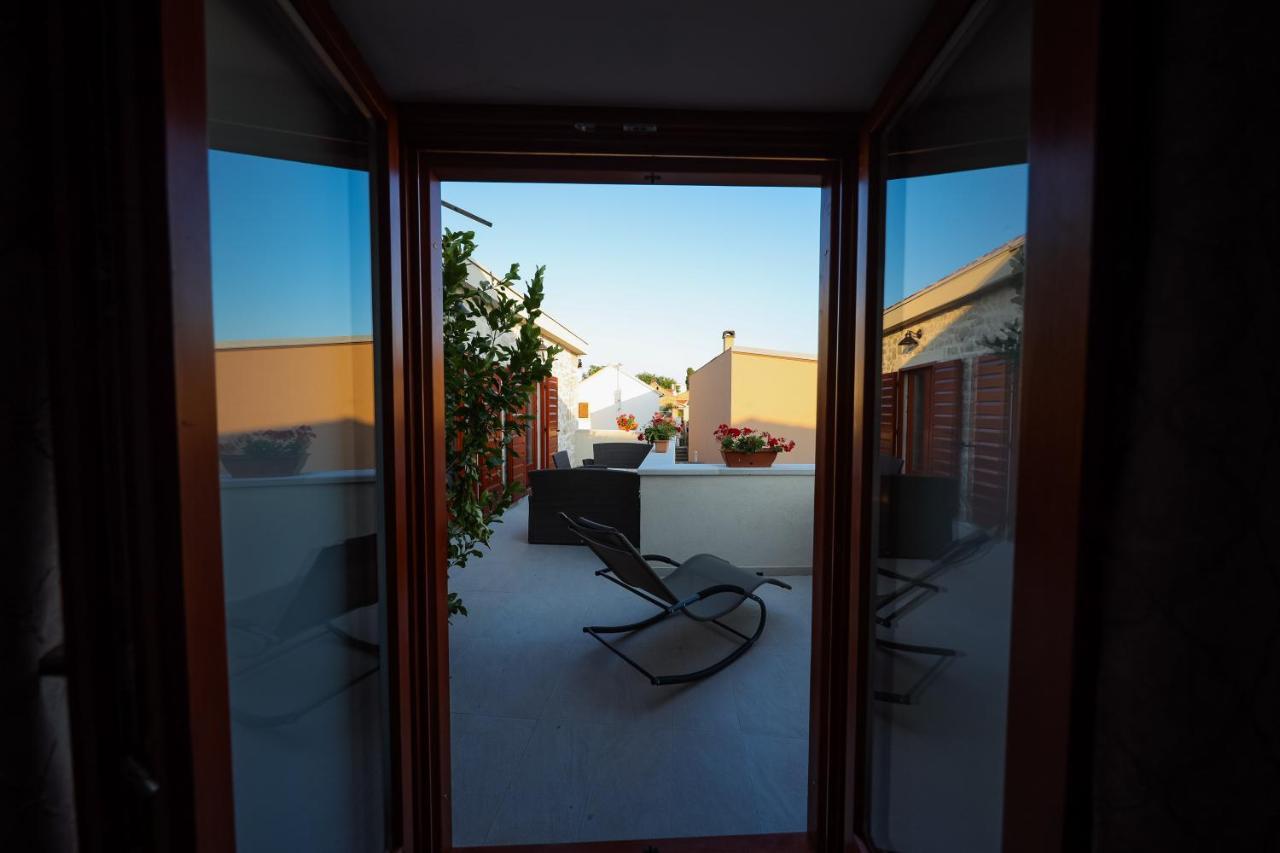 Holiday Home Mare Petrcane Εξωτερικό φωτογραφία
