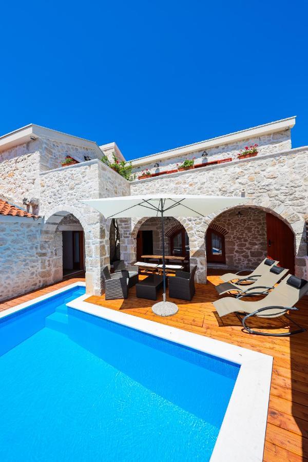 Holiday Home Mare Petrcane Εξωτερικό φωτογραφία