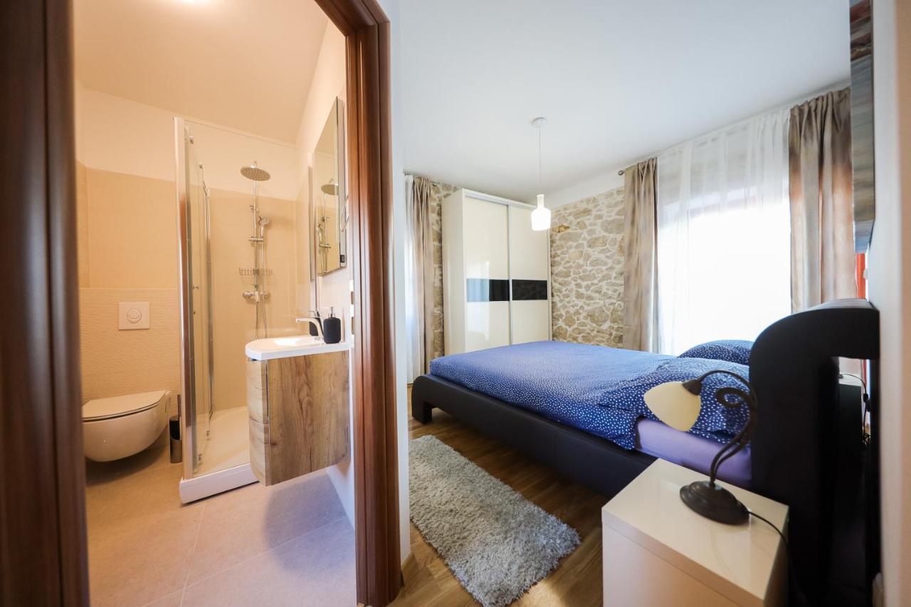 Holiday Home Mare Petrcane Εξωτερικό φωτογραφία