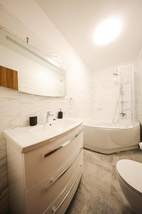 Holiday Home Mare Petrcane Εξωτερικό φωτογραφία